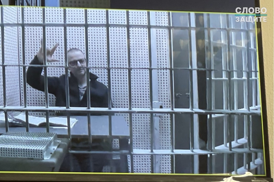 Обложка статьи Адвокат хирурга Ивана Тищенко попросила заменить своему подзащитному реальный срок на условный или штраф «в пользу СВО»