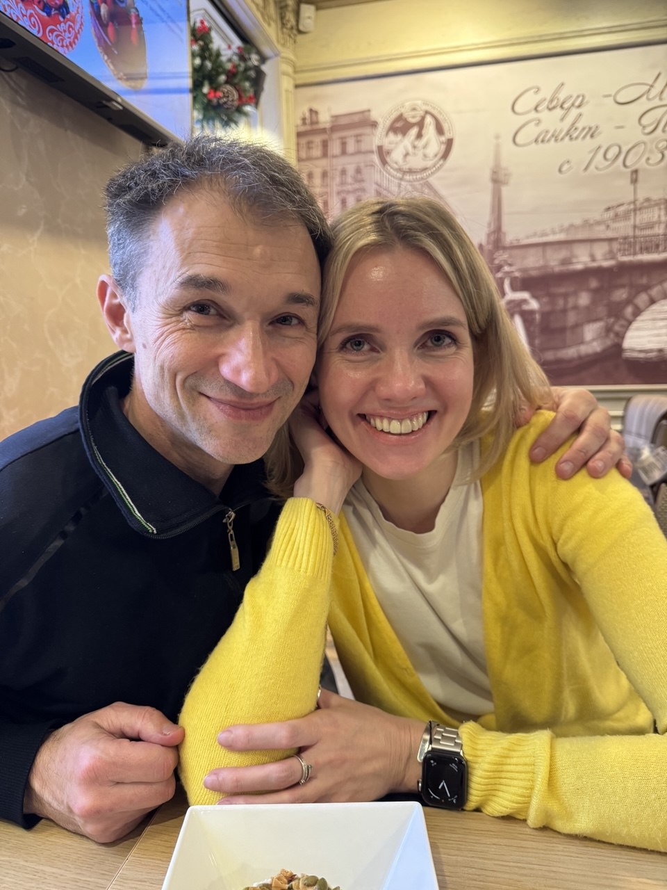 Григорий Кунис с женой сразу после оглашения приговора
Личный архив Григория Куниса