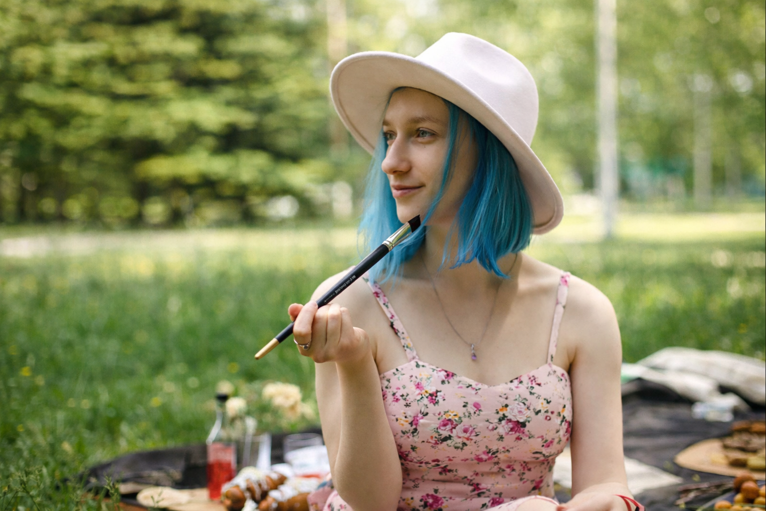 Обложка статьи «Она маму видит, она маму слышит, но не может до нее дотронуться»