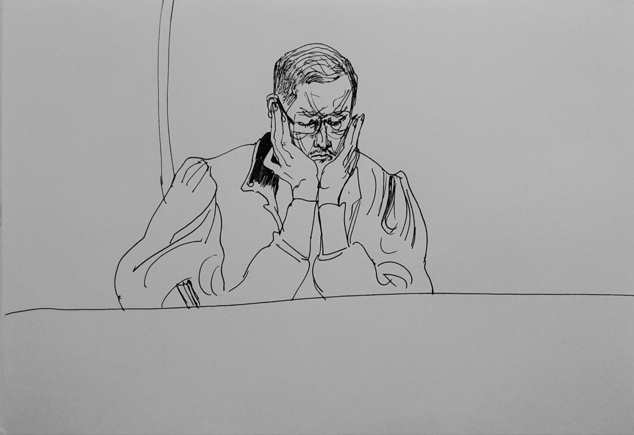 Судья Андрей Кузнецов слушает прения сторон
Рисунок группы поддержки Ильи Васильева